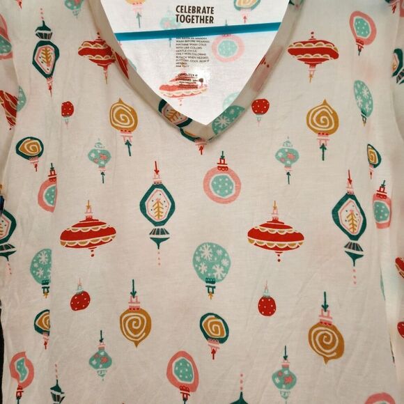 Celebrate Together Tshirt Women Size Small Stretch  Vneck - Picture 6 of 9